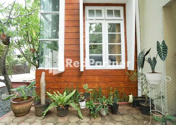 Fazza Syariah Mitra RedDoorz Hotel Jakarta